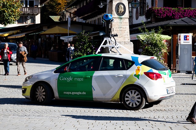 Czy w Google Maps jest asystent pasa ruchu?